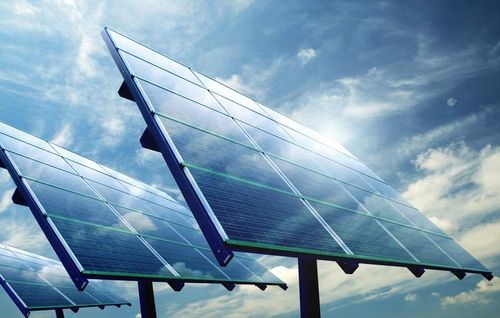 Stosowane na całym świecie panele słoneczne, oprócz elektrowni wodnych i wiatrowych są najpopularniejszym źródłem energii odnawialnej